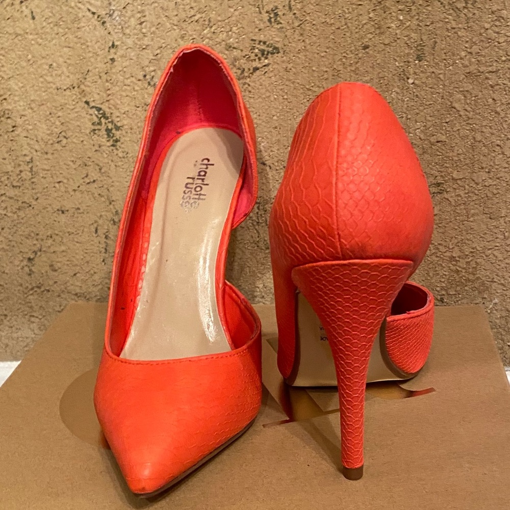 Heels - Picture 2 of 4